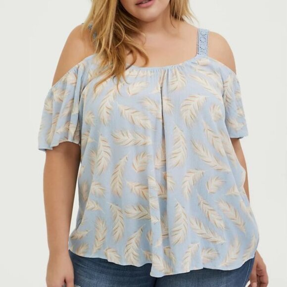 TORRID 1 Plus Size Light Blue Feathers Crinkle Gauze Cold Shoulder Top Boho 1X - Picture 1 of 16